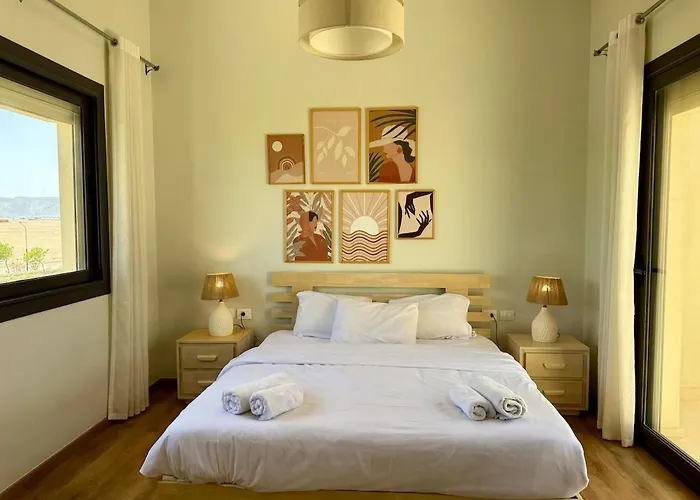 Tropical 3br Villa-free Pool & Lagoon Access At Elgouna فيلة *