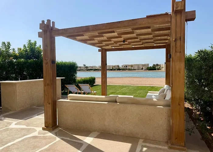 Tropical 3br Villa-free Pool & Lagoon Access At Elgouna فيلة الغردقة