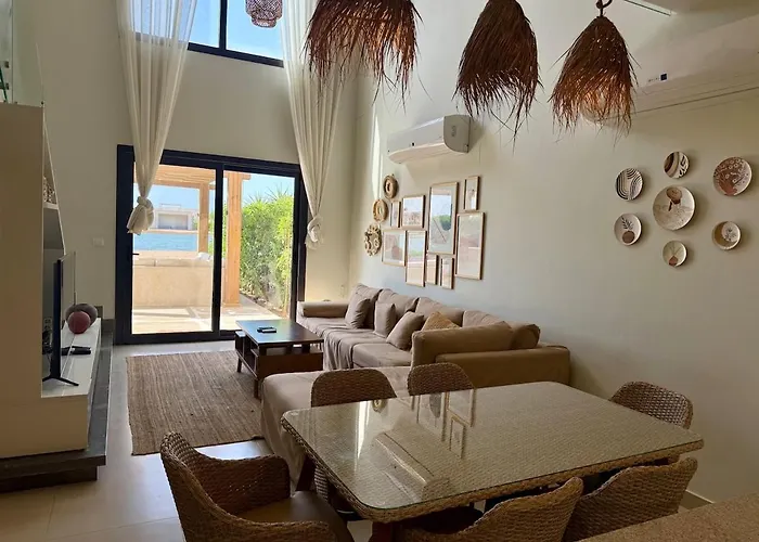 Tropical 3br Villa-free Pool & Lagoon Access At Elgouna فيلة