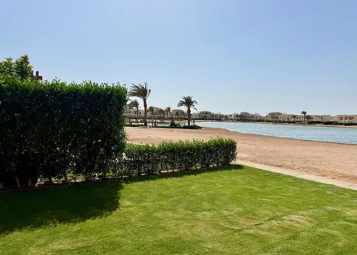 Tropical 3br Villa-free Pool & Lagoon Access At Elgouna الغردقة